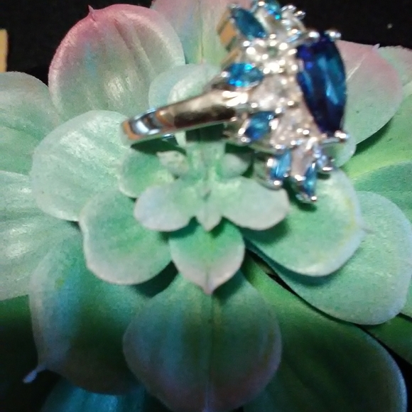 SOLD LOCALLY - Picture 4 of 8